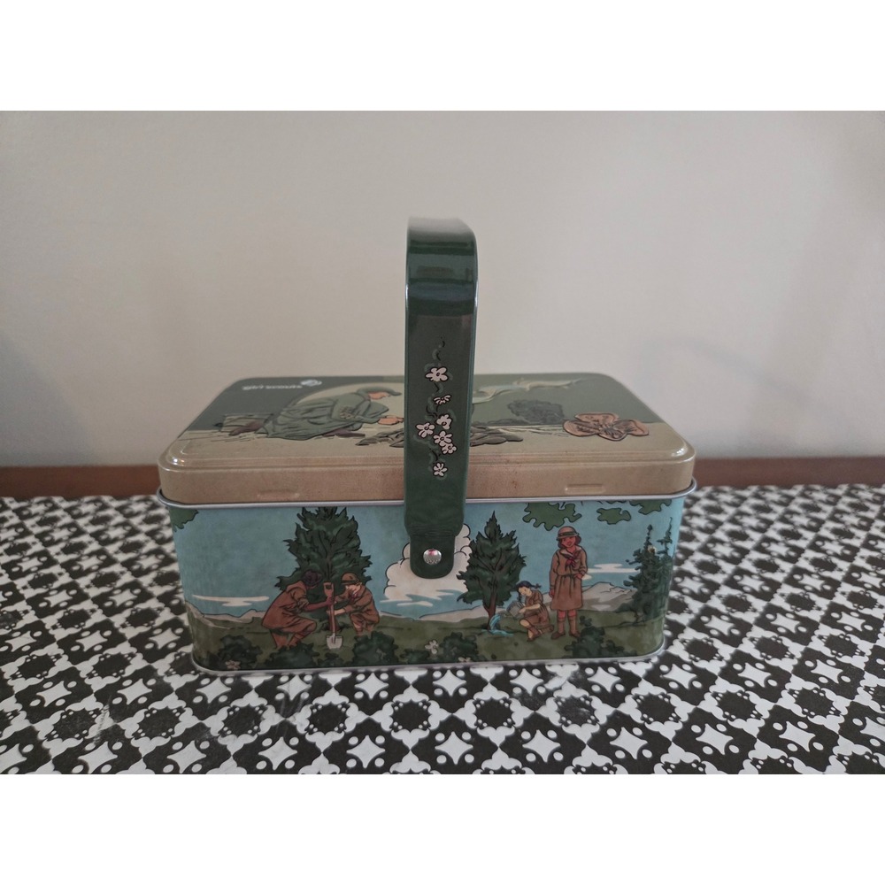 Girl Scouts Vintage Style Collectible Metal Tin Lunch Box Handle Camping Scene